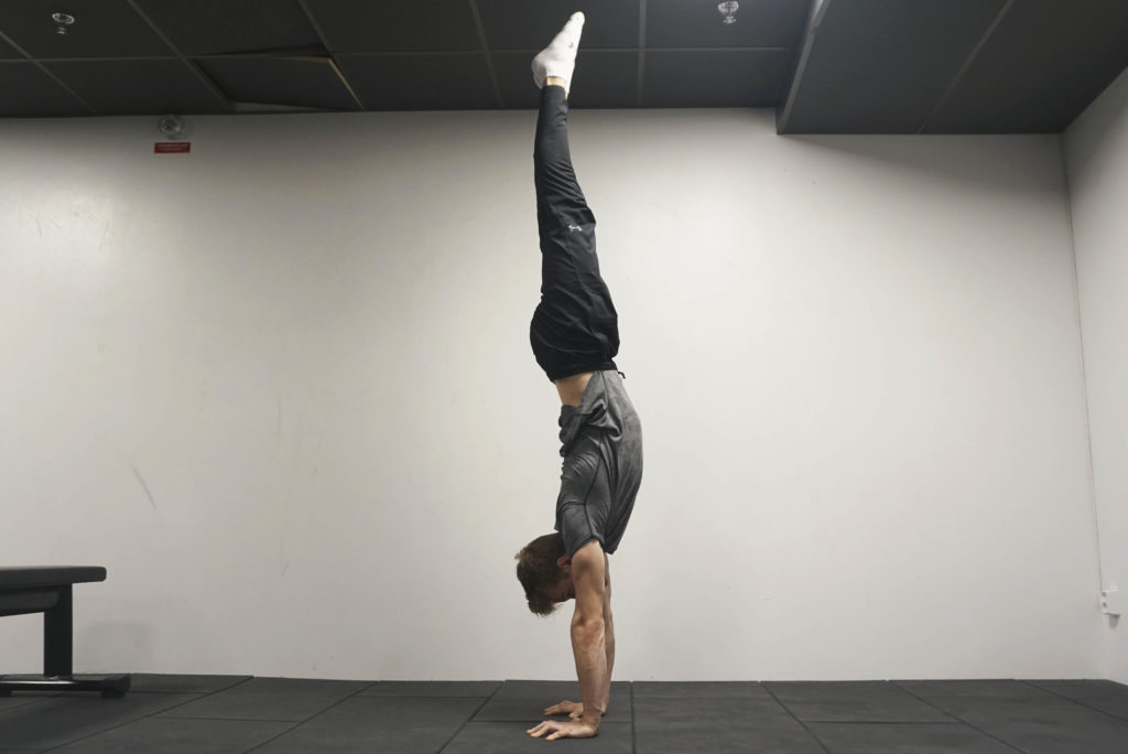 How To Do a Handstand | Trainics.se